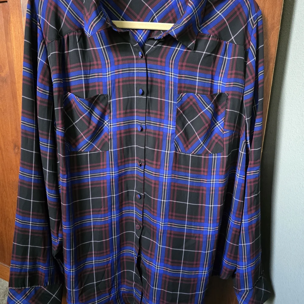 Torrid Georgette Multicolor Plaid Button-Up Shirt - Picture 4 of 9